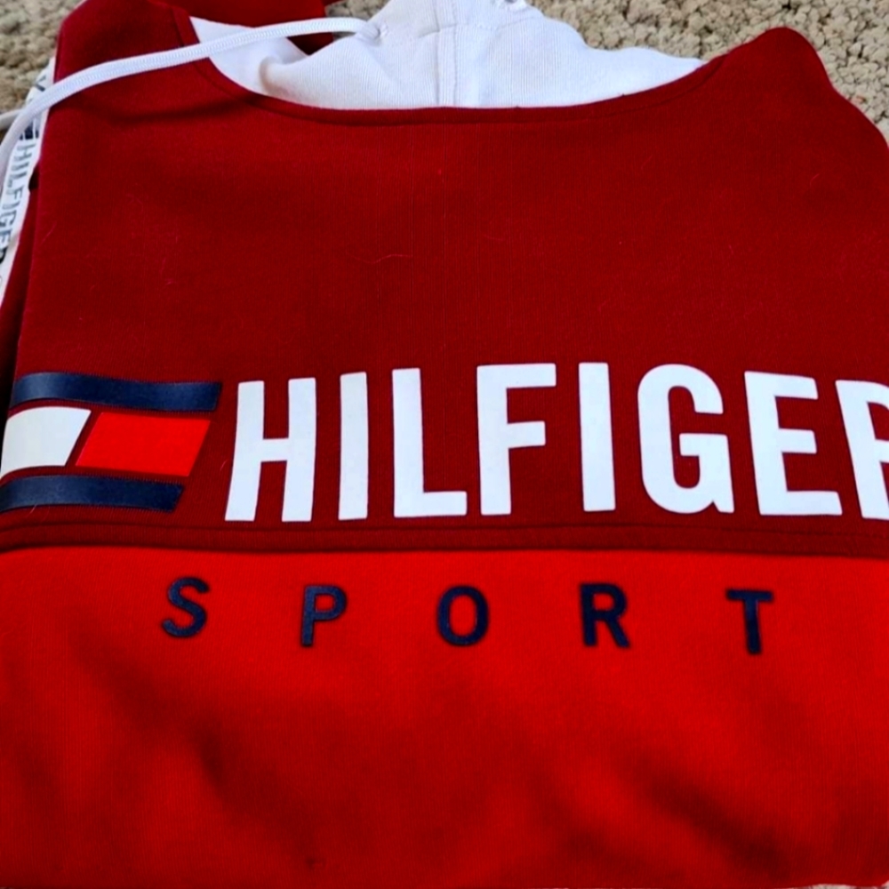 COPY - TOMMY HILFIGER SPORT SWEATSHIRT SIZE MED